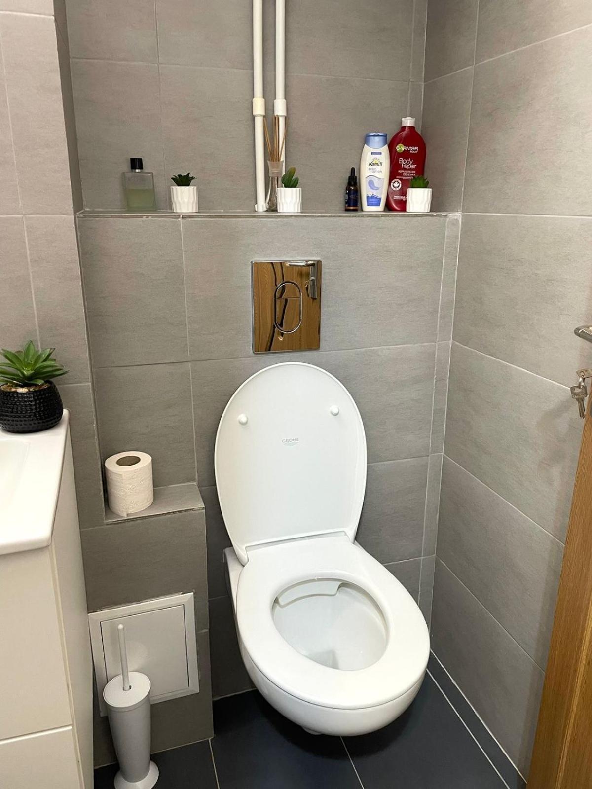 Apartament Inu Orşova Esterno foto